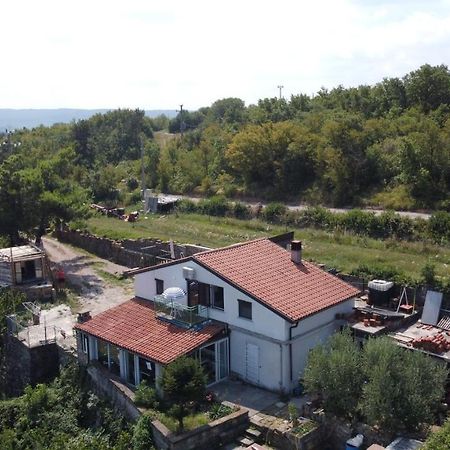 Apartments Pomjan Pogled Na Gore 外观 照片
